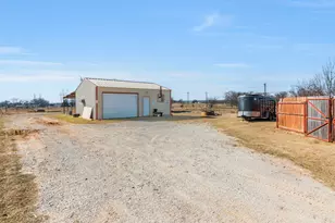 2366 Co Rd 1370, Alvord, TX 76225 - Photo 36