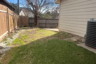 10636 Wessex Dr, Dallas, TX 75217 - Photo 14