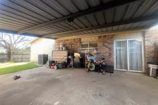 10636 Wessex Dr, Dallas, TX 75217 - Photo 14