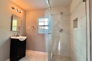 2522 N Hughes Ave, Fort Worth, TX 76103 - Photo 12