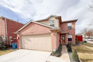 2044 Talon Dr, Lewisville, TX 75077 - Photo 2