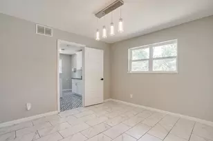 2536 Daisy Ln, Fort Worth, TX 76111 - Photo 18