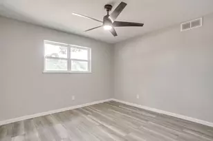 2536 Daisy Ln, Fort Worth, TX 76111 - Photo 30