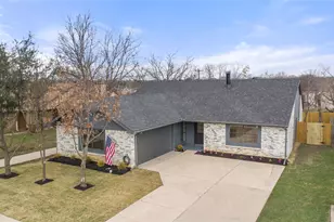 2301 Sharpshire Ln, Arlington, TX 76014 - Photo 2