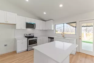 2301 Sharpshire Ln, Arlington, TX 76014 - Photo 10