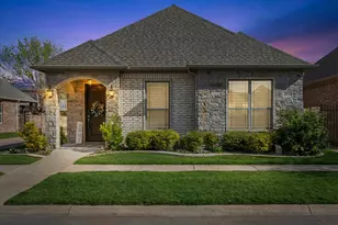 3424 Fountain Way, Granbury, TX 76049 - Photo 2