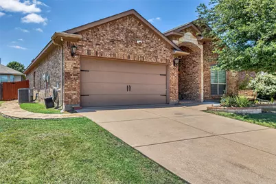 10901 Irish Glen Trail, Fort Worth, TX 76052 - Photo 2