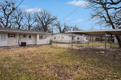 2209 Barbell Lane, Fort Worth, TX 76111 - Photo 26