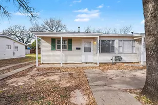 2209 Barbell Ln, Fort Worth, TX 76111 - Photo 2