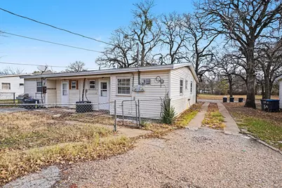 2209 Barbell Lane, Fort Worth, TX 76111 - Photo 22