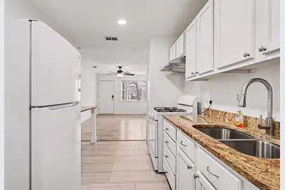 2211 Barbell Lane, Fort Worth, TX 76111 - Photo 12