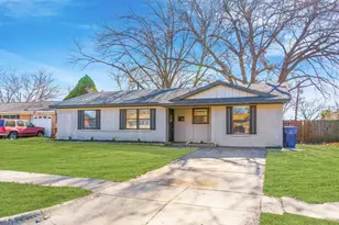 714 Pleasant Valley Rd, Garland, TX 75040 - Photo 2