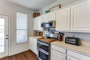 125 Timber Cross Ct, Azle, TX 76020 - Photo 4