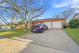 1308 Harvest Hill Ln, Arlington, TX 76014 - Photo 2