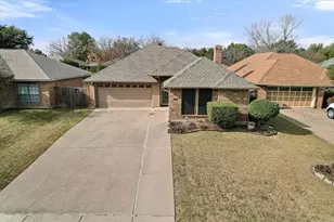 1511 Brook Forest Dr, Mansfield, TX 76063 - Photo 1