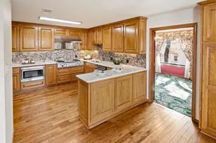 1021 Edgecliff Dr, Bedford, TX 76022 - Photo 6