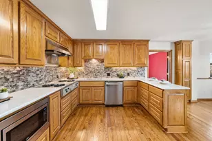 1021 Edgecliff Dr, Bedford, TX 76022 - Photo 4