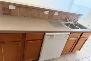 4600 Alamosa St, Fort Worth, TX 76119 - Photo 4