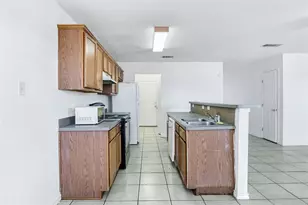 4600 Alamosa St, Fort Worth, TX 76119 - Photo 12