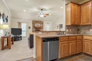 900 W Elizabeth Dr, Robinson, TX 76706 - Photo 10