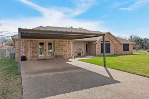 900 W Elizabeth Dr, Robinson, TX 76706 - Photo 2