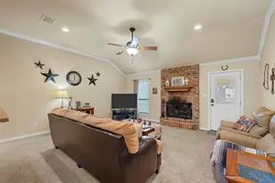900 W Elizabeth Dr, Robinson, TX 76706 - Photo 6