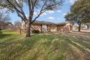 1000 Dorsey St, Burleson, TX 76028 - Photo 6
