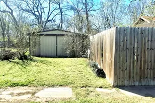 1201 W Market St, Honey Grove, TX 75446 - Photo 12