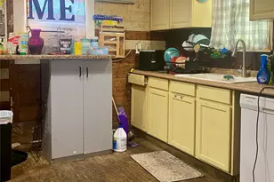 1201 W Market St, Honey Grove, TX 75446 - Photo 4