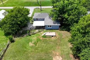 190 Trail Dr, Bowie, TX 76230 - Photo 38