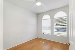 548 Linacre Dr, Fort Worth, TX 76036 - Photo 6