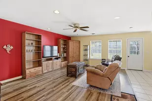 921 Calder St, Howe, TX 75459 - Photo 4