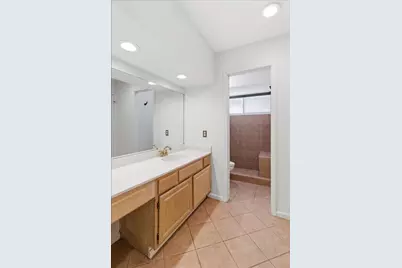 1140 Gloucester Court S, Irving, TX 75062 - Photo 16