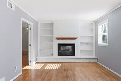 1140 Gloucester Court S, Irving, TX 75062 - Photo 10