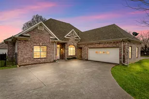 301 N Elm, Quinlan, TX 75474 - Photo 2