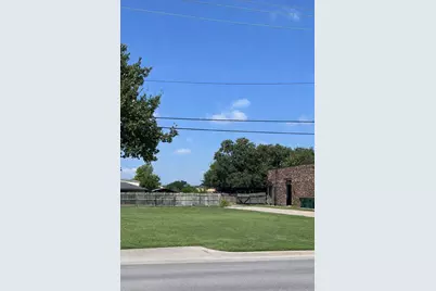 212 S Warren Street, Burleson, TX 76028 - Photo 2