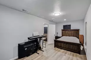 709 Dallas St, Grand Prairie, TX 75051 - Photo 14