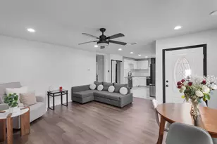 709 Dallas St, Grand Prairie, TX 75051 - Photo 4