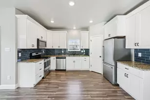 704 E Jefferson St, Waxahachie, TX 75165 - Photo 8