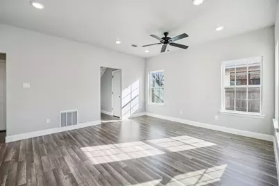 704 E Jefferson Street, Waxahachie, TX 75165 - Photo 4