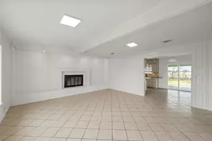 608 S Colorado St, Whitney, TX 76692 - Photo 4