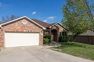 2222 Creek Side Dr, Weatherford, TX 76087 - Photo 2