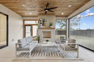 10930 Beauty Ln, Dallas, TX 75229 - Photo 32