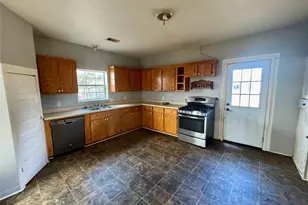 367 5th St, Deport, TX 75435 - Photo 6