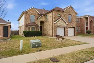 11200 Whispering Brook Ln, Fort Worth, TX 76140 - Photo 2