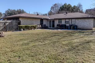 215 N Casa Grande Cir, Duncanville, TX 75116 - Photo 34