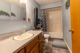 215 N Casa Grande Cir, Duncanville, TX 75116 - Photo 18