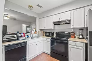 1402 S Carrier Pkwy, Grand Prairie, TX 75051 - Photo 14