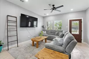 707 N Wilhite St, Cleburne, TX 76031 - Photo 6