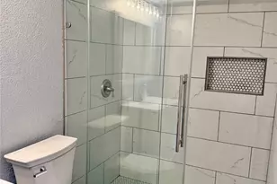 12818 Midway Rd, Dallas, TX 75244 - Photo 16